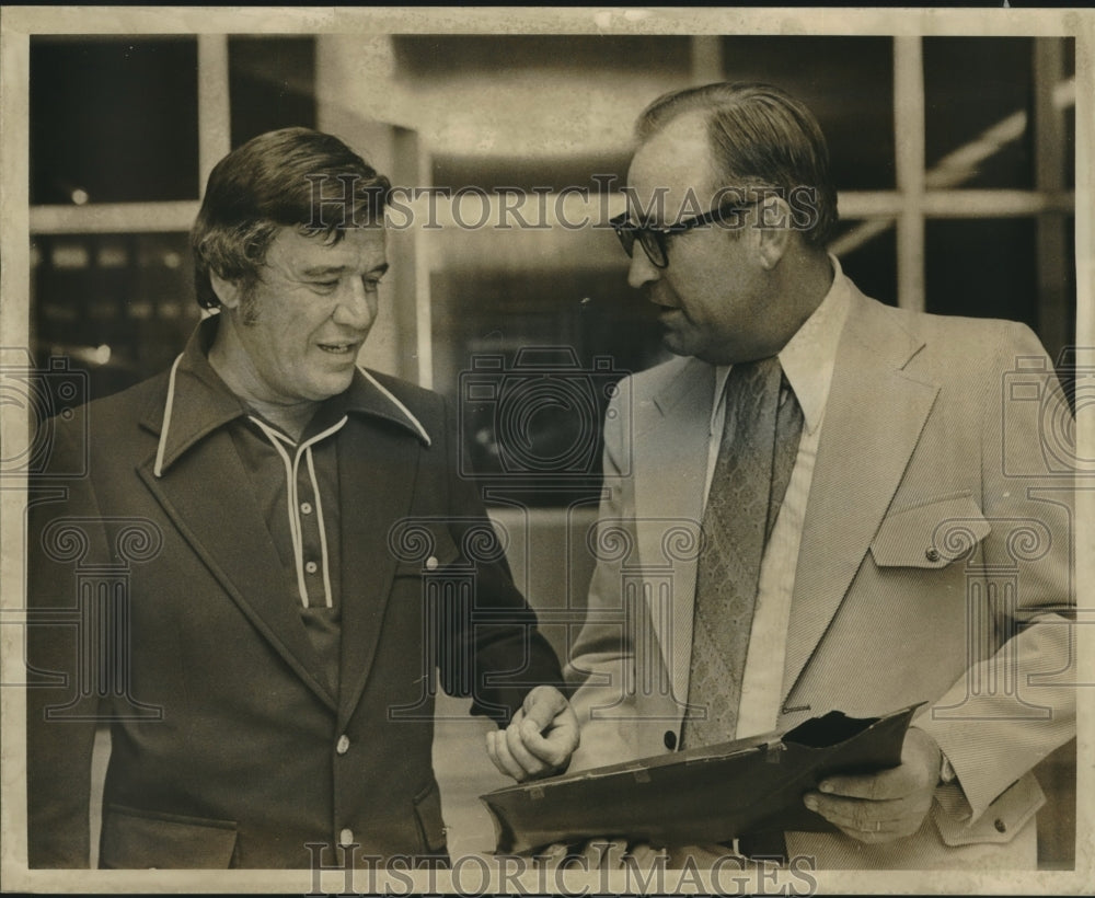 1972 Press Photo James Gary, Band Director and Robert Sykes, Principal of School- Historic Images