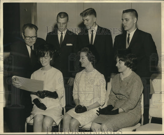 1963 Press Photo Linda Teer and second place winners, Good Provider Competition