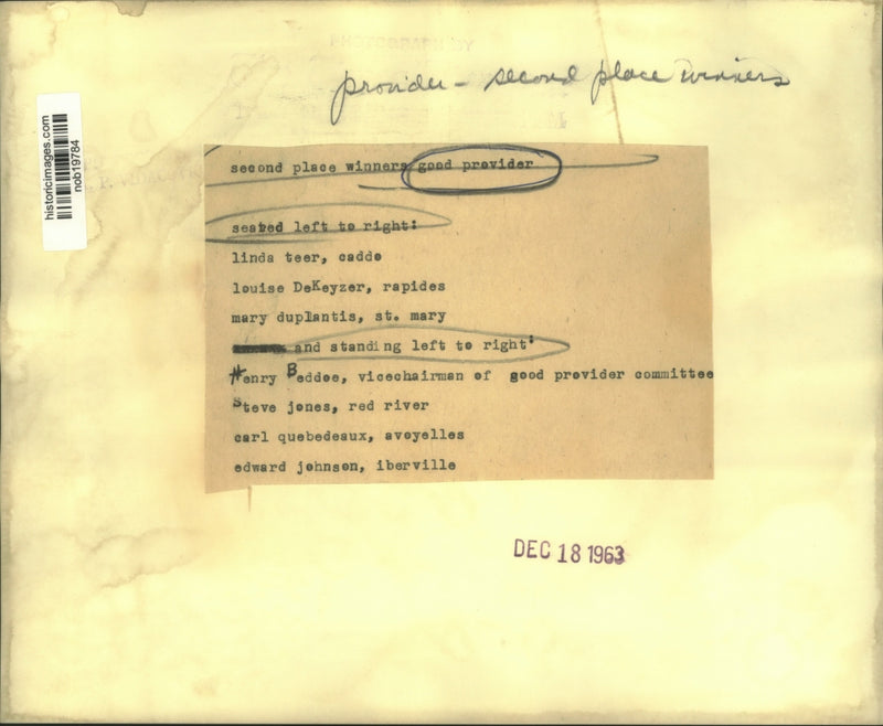 Load image into Gallery viewer, 1963 Press Photo Linda Teer and second place winners, Good Provider Competition
