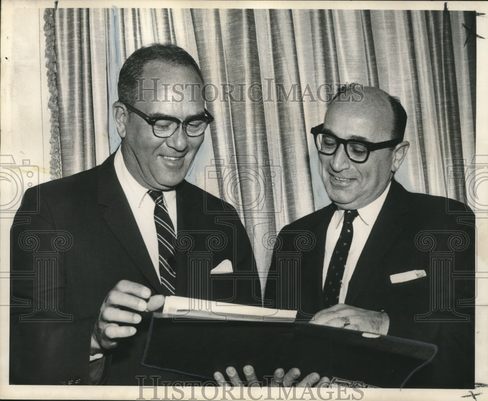 1964 Press Photo G. Shelby Friedrichs, Association of Stock Exchange Firms host