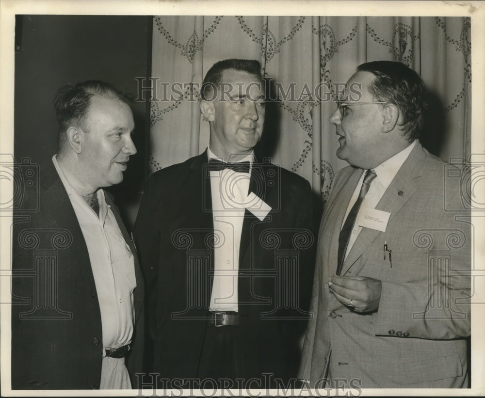 1961 Press Photo C.E. Frohman, Ph. D, Research Symposium, Fountainebleau Motel- Historic Images