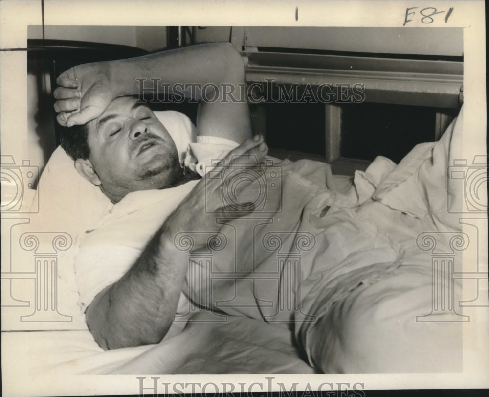 1957 Press Photo M. E. Flowers oil drilling barge capsized in Mississippi River