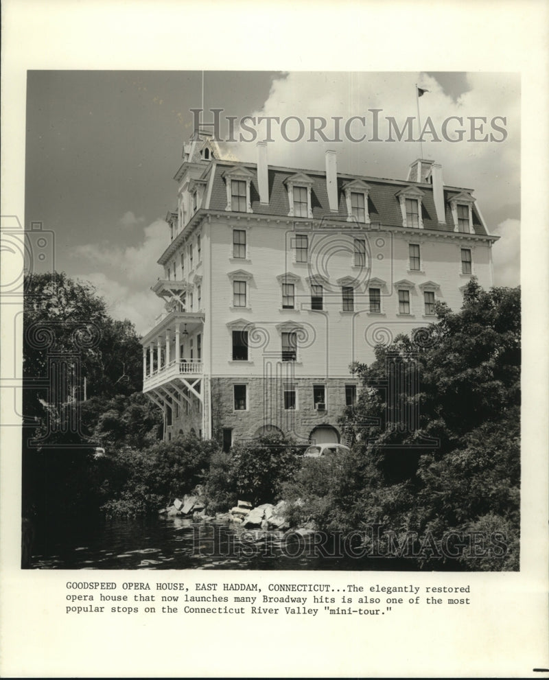Load image into Gallery viewer, Press Photo Restored Goodspeed Opera House in East Haddam, Connecticut
