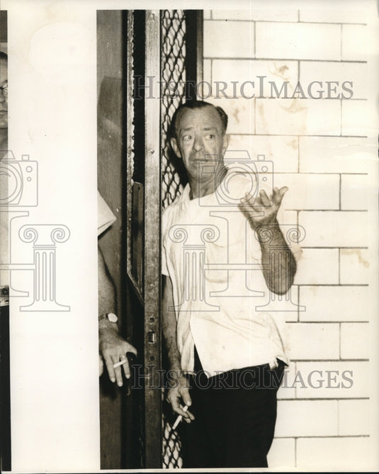 1964 Press Photo Fulton Goodlow car theft suspect, First District Police Station- Historic Images