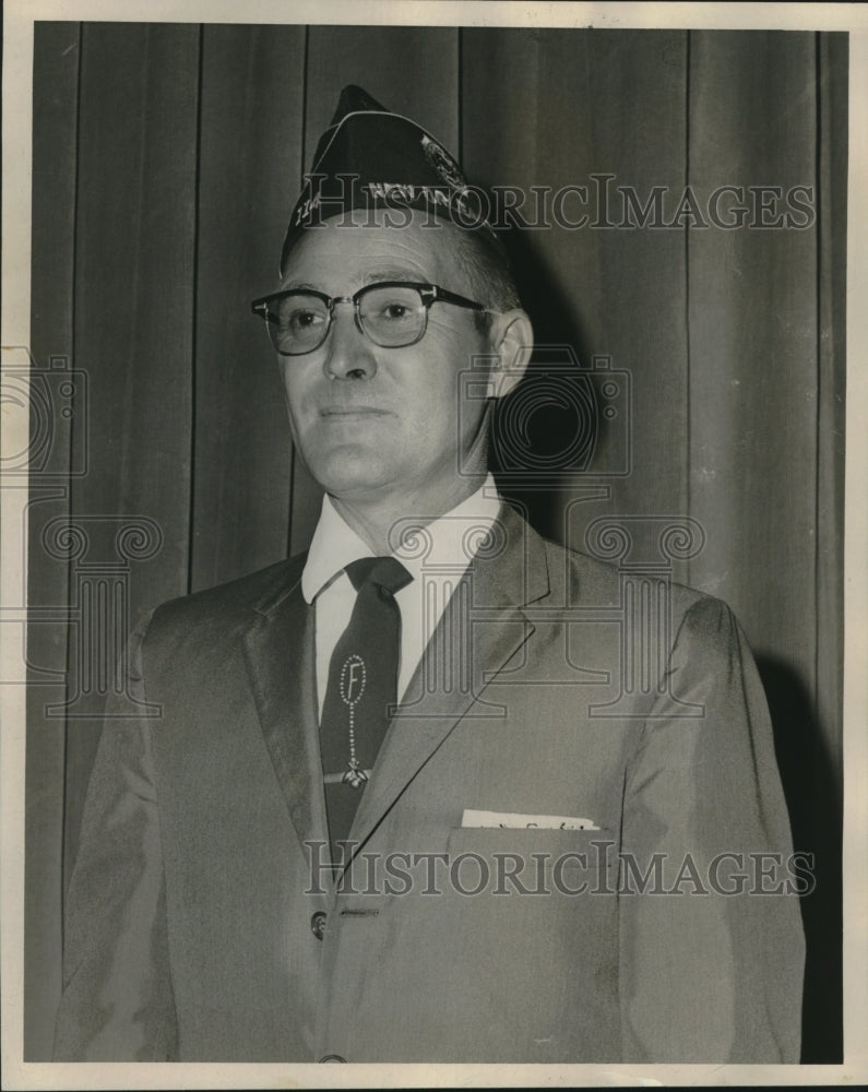  Press Photo Frazier E. Gentzler, Instillation, Montela Hotel- Historic Images