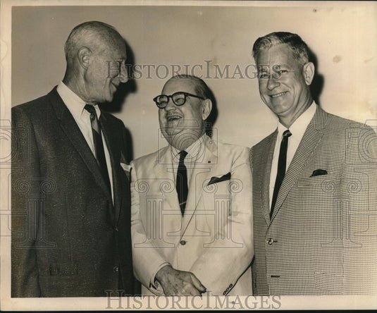 1965 Press Photo Larry C. Gonsoulin et al at Apparel Clubs in Tulane