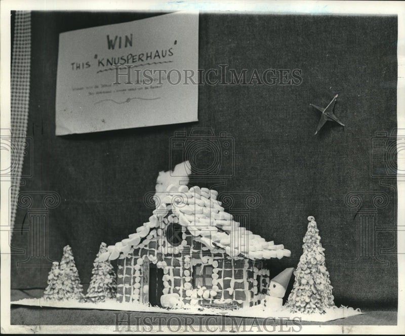 Load image into Gallery viewer, 1975 Press Photo Gingerbread house, The German Seaman's House - nob21062
