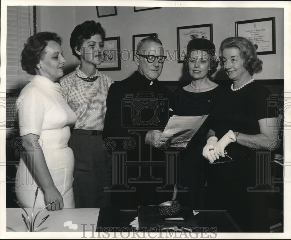 1963 Press Photo NOLA chapter of National Secretaries Association, Loyola