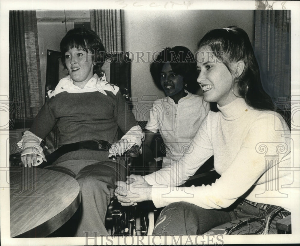 1973 Press Photo Quadriplegic released from hospital after 11-month stay