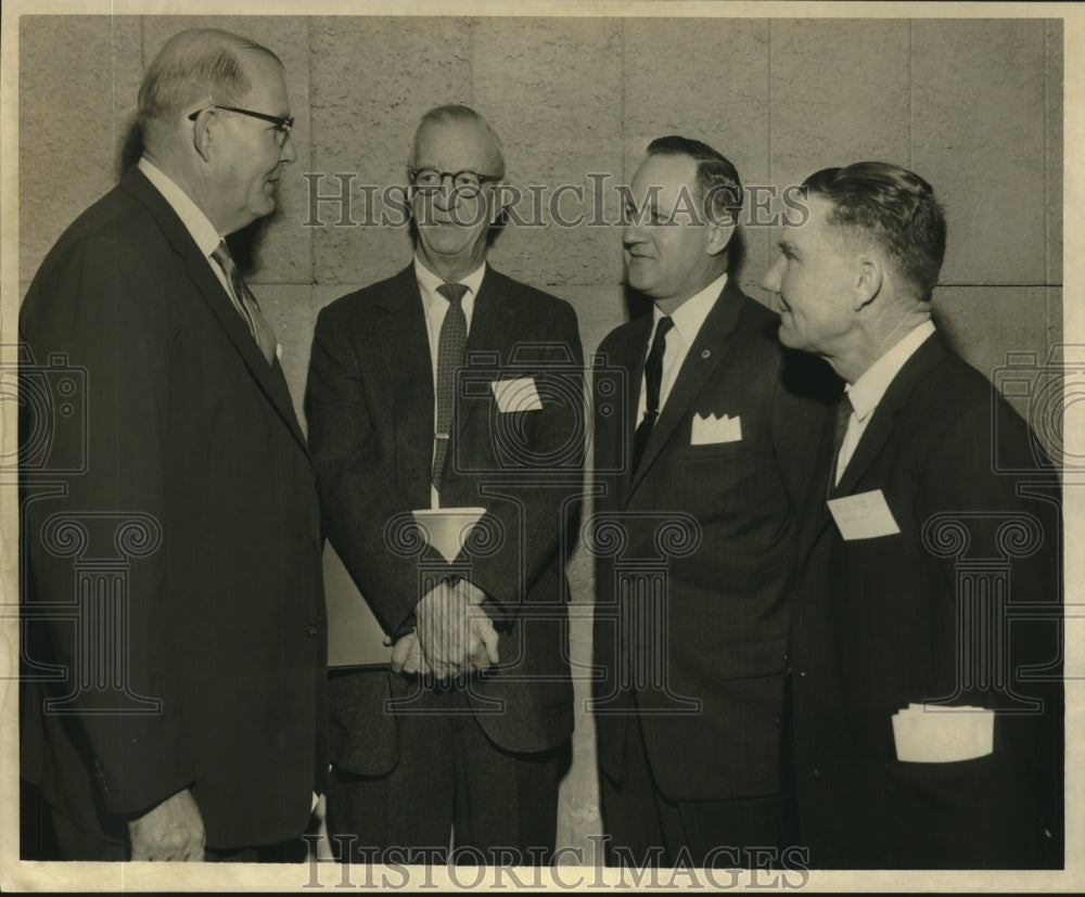 1961 Press Photo Deelay Dawson, Fred Lang etal in Farm Forum at Roosevelt Hotel