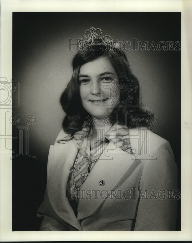 1975 Press Photo Gwendolyn Maria Glueck, Queen of NBC New Orleans Open - Historic Images