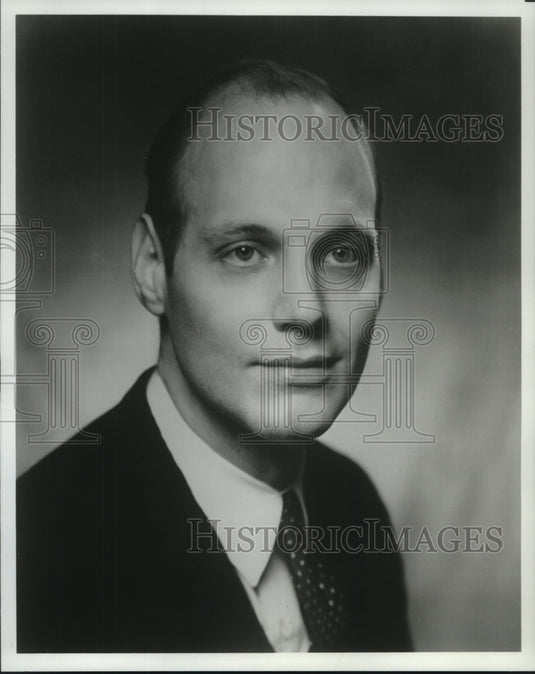 1973 Press Photo Richard K. Goeltz, treasurer of Joseph E. Seagram & Sons, Inc.- Historic Images