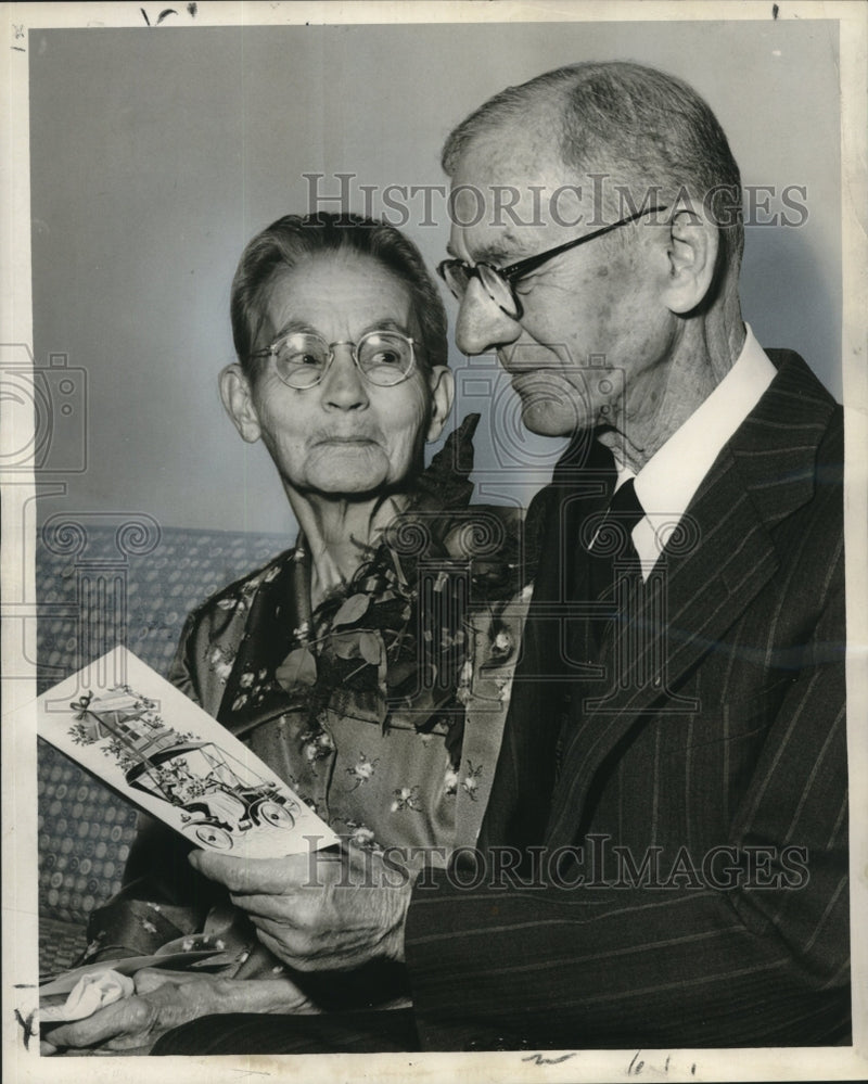 Load image into Gallery viewer, 1957 Press Photo Mr. &amp; Mrs. George Goelzenleuchter celebrate 60th wedding
