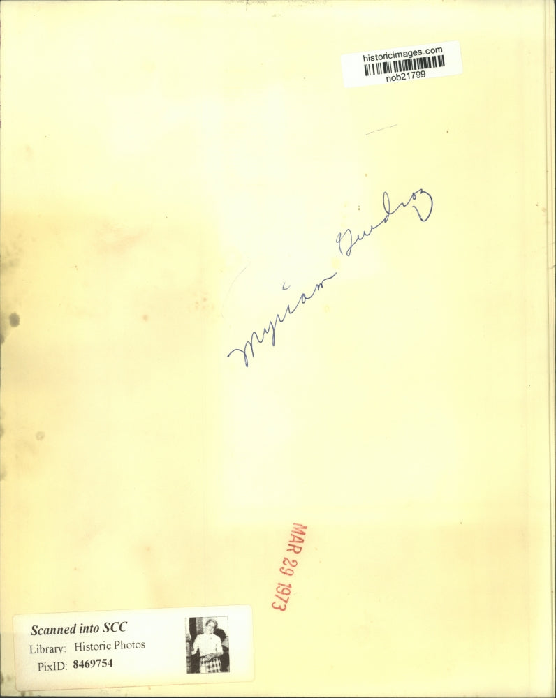 1973 Press Photo Myraim Guidroz, standing next to an oven - nob21799