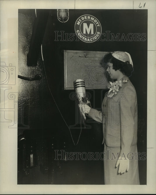 1953 Press Photo Carolyn Graves christens new derrick barge at Avondale Marine