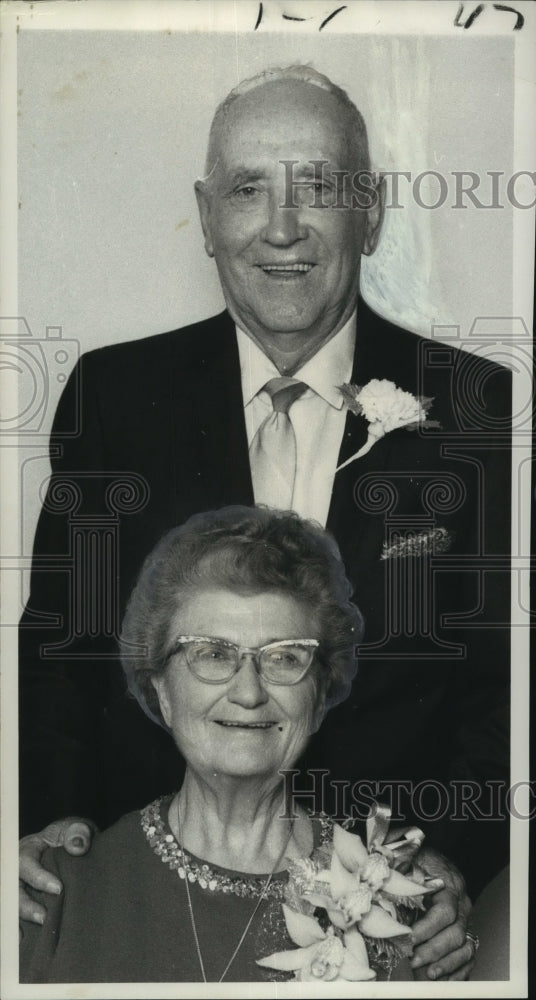 1970 Press Photo Mr. and Mrs. John E. Graves&#39;s Golden Wedding Anniversary - Historic Images