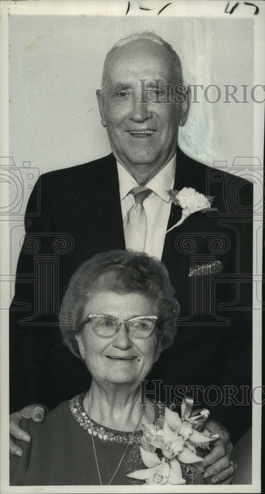 1970 Press Photo Mr. and Mrs. John E. Graves's Golden Wedding Anniversary - Historic Images