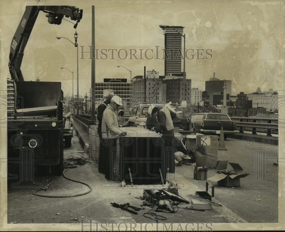 1971 Press Photo Mississippi River Bridge Repairs Feature New Safety Device- Historic Images