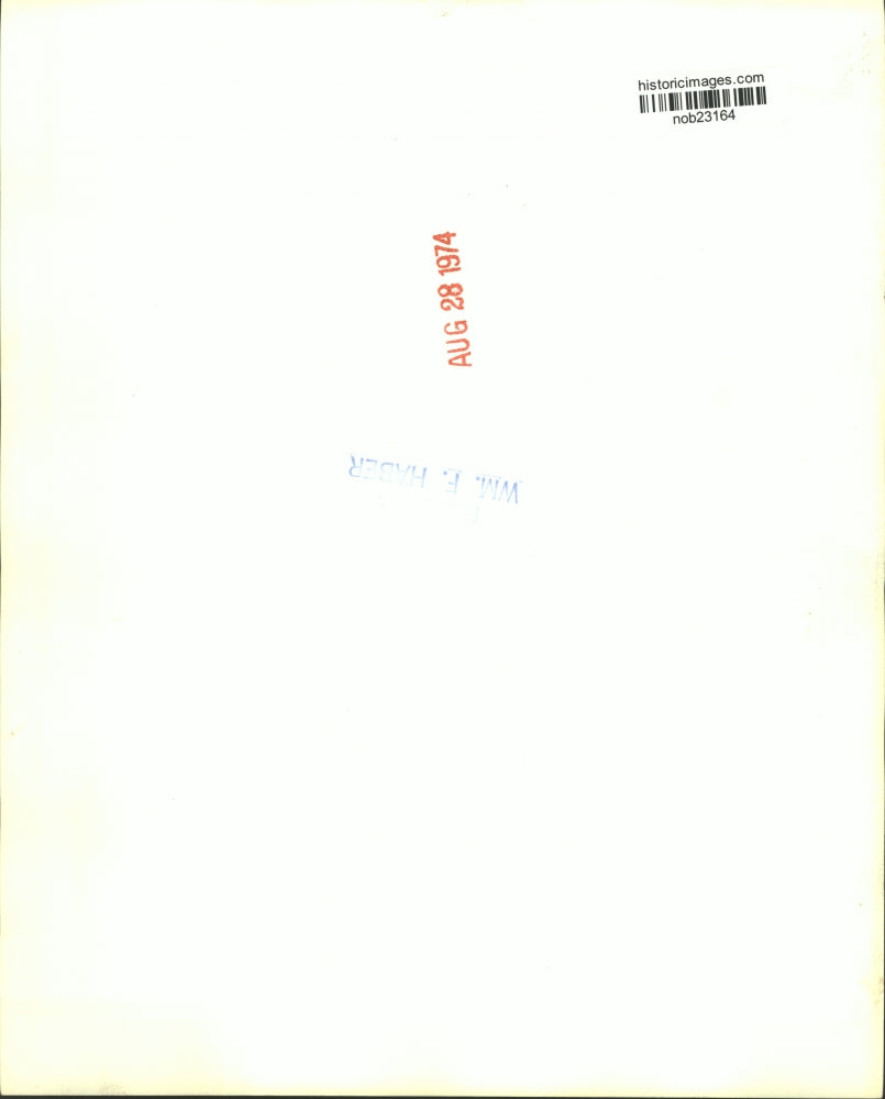 1974 Press Photo Firemen on the scene of a huge fire - nob23164