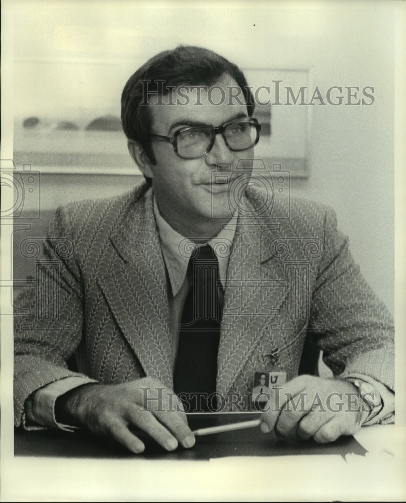 1976 Press Photo Neal Gunn - nob23214