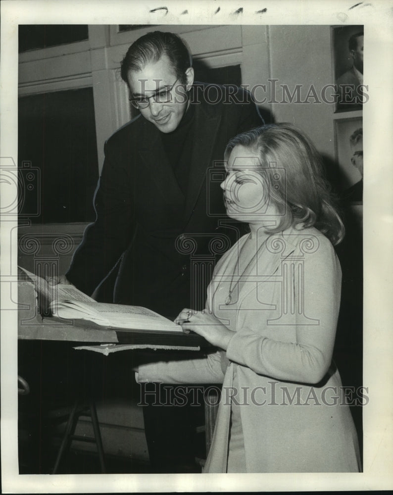 1969 Press Photo Robert Gutter and Colette Boky of Opera House Association- Historic Images