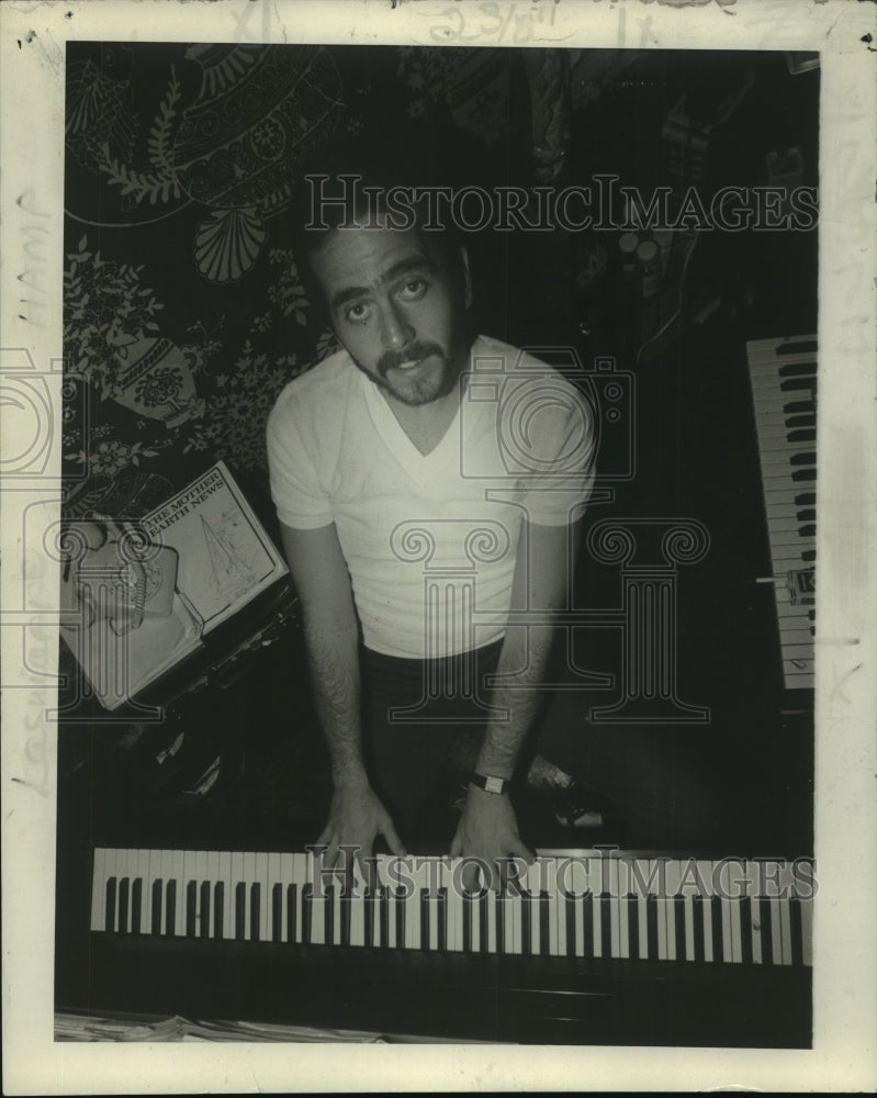 1982 Press Photo David Hampshire, marathon piano player.- Historic Images