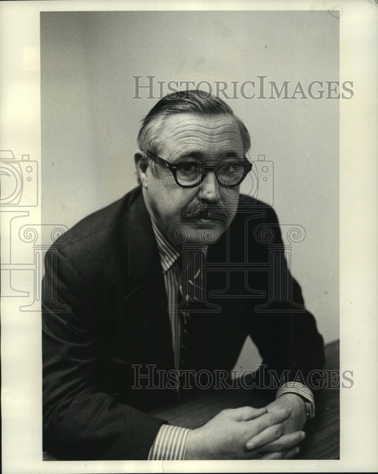 1973 Press Photo William Halsey, editorial director of Macmillan Corporation