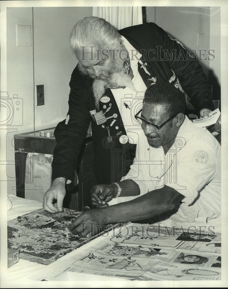Load image into Gallery viewer, 1974 Press Photo Maury Graham and Sidney Johnson Jr. at the veterans hospital.
