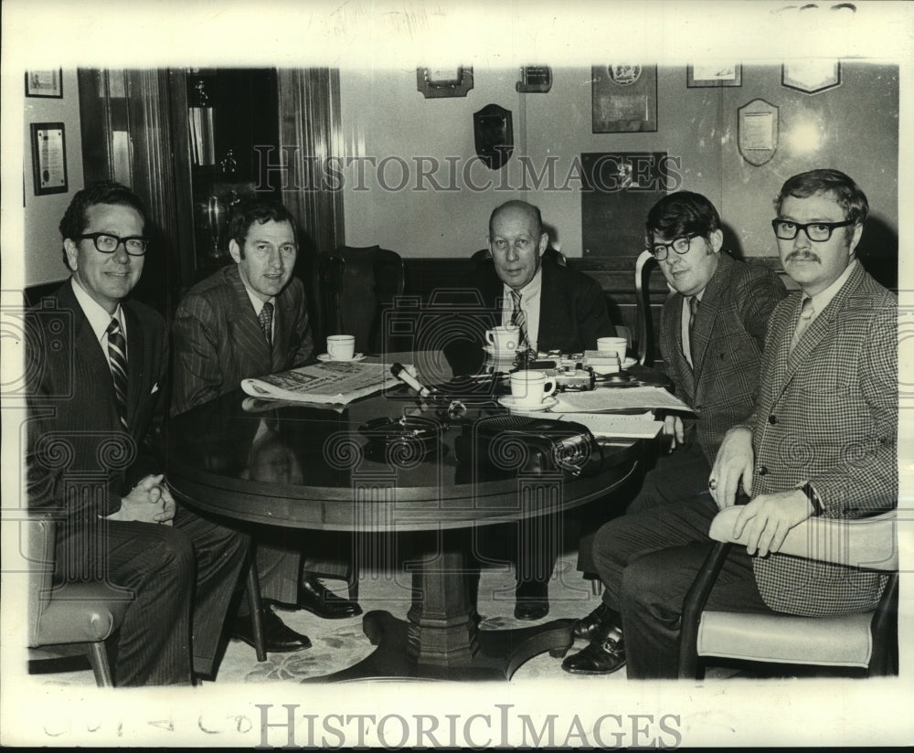 1971 Press Photo Democratic candidates for attorney general in discussion- Historic Images