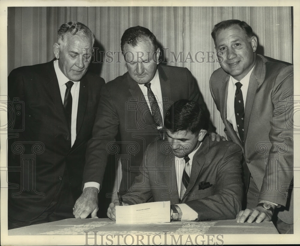 1968 Press Photo Doug Hamley, Louisiana State Univ. Assistant Football Coach- Historic Images