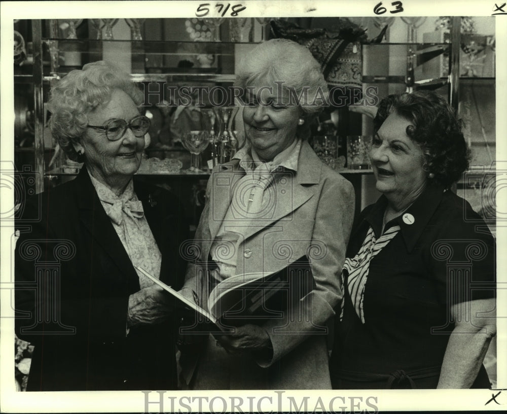 1979 Press Photo East Jefferson General Hospital Auxiliary&#39;s nursing scholarship