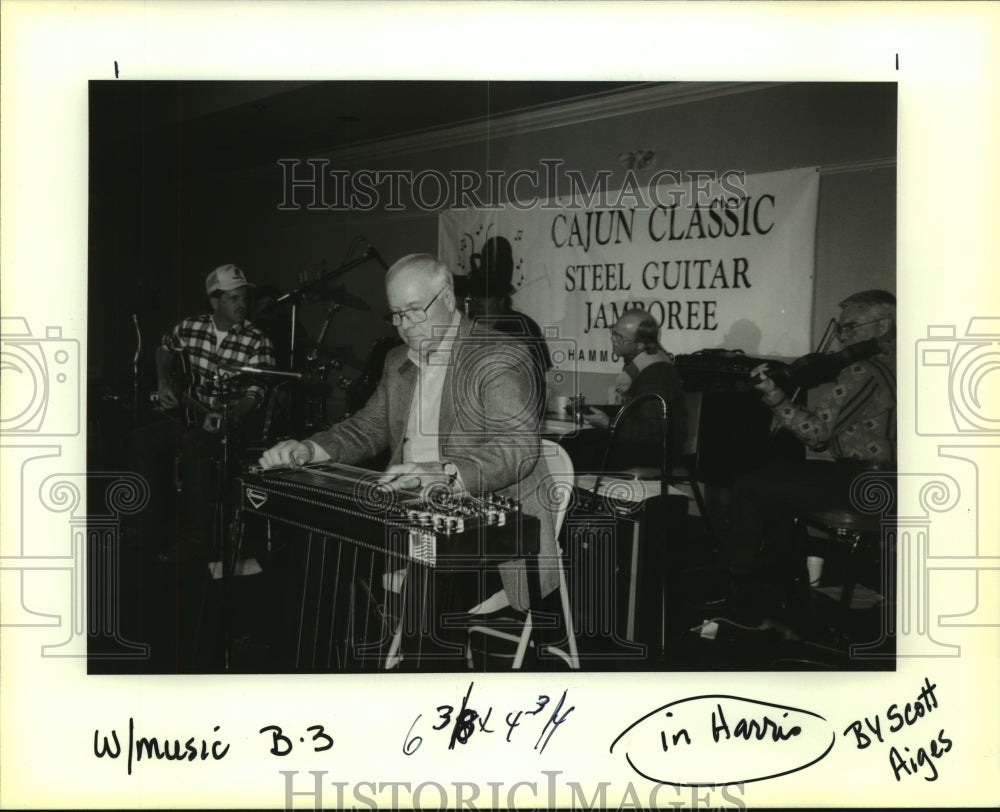 1993 Press Photo Buck Grantham performs at Cajun Classic Steel Guitar Jamboree- Historic Images