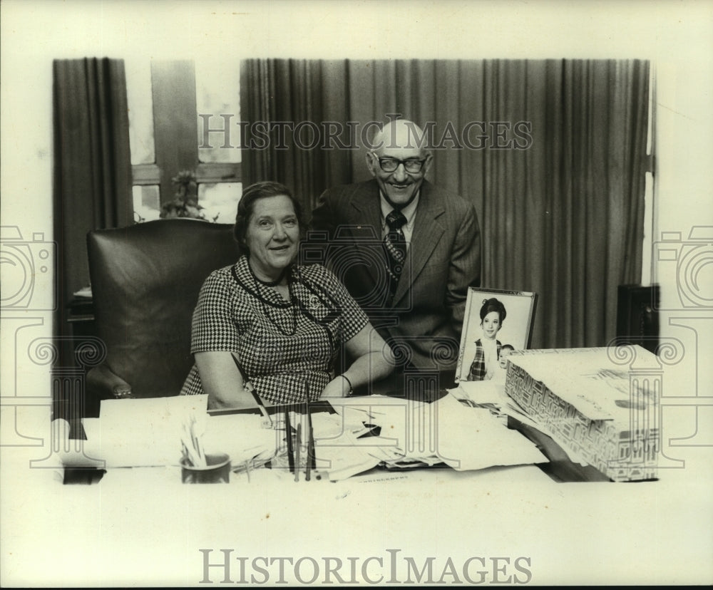 1975 Press Photo Nat, Louise Gros - nob25188- Historic Images