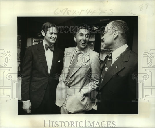 1977 Press Photo Dr. John Gilbert and delegates during dinner at Antoine's- Historic Images