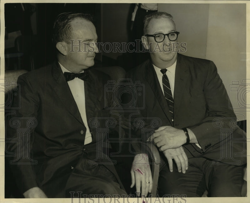 Load image into Gallery viewer, 1965 Press Photo James W. Martin and J. Lucian Gilbert- Maritime Hearing
