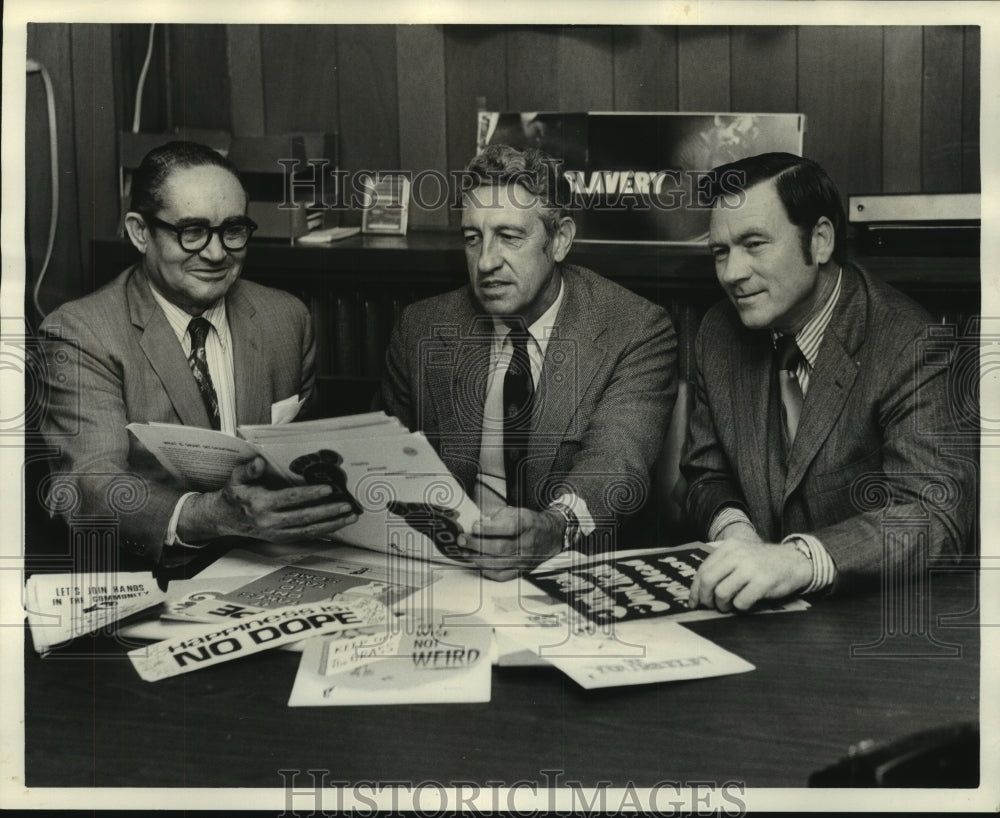 1972 Press Photo Committee on Alcoholism &amp; Drug Abuse for Greater New Orleans- Historic Images