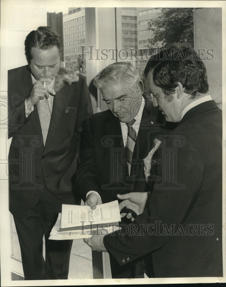 1970 Press Photo Edward O. Haggerty, Jr. and other delegates- Historic Images