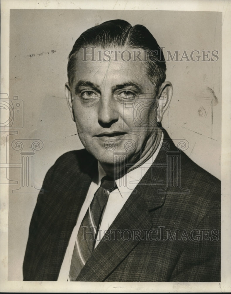 Load image into Gallery viewer, 1965 Press Photo Illuminating Engineering Society chairman E. Jack Hagan
