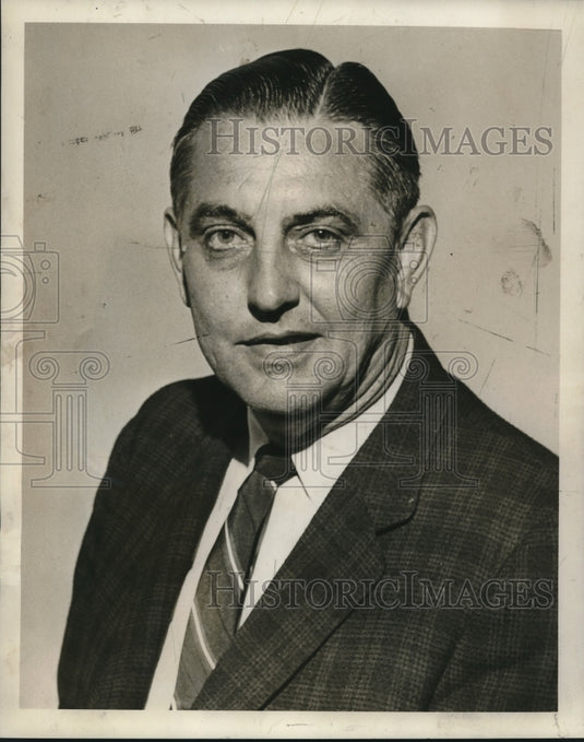 1965 Press Photo Illuminating Engineering Society chairman E. Jack Hagan