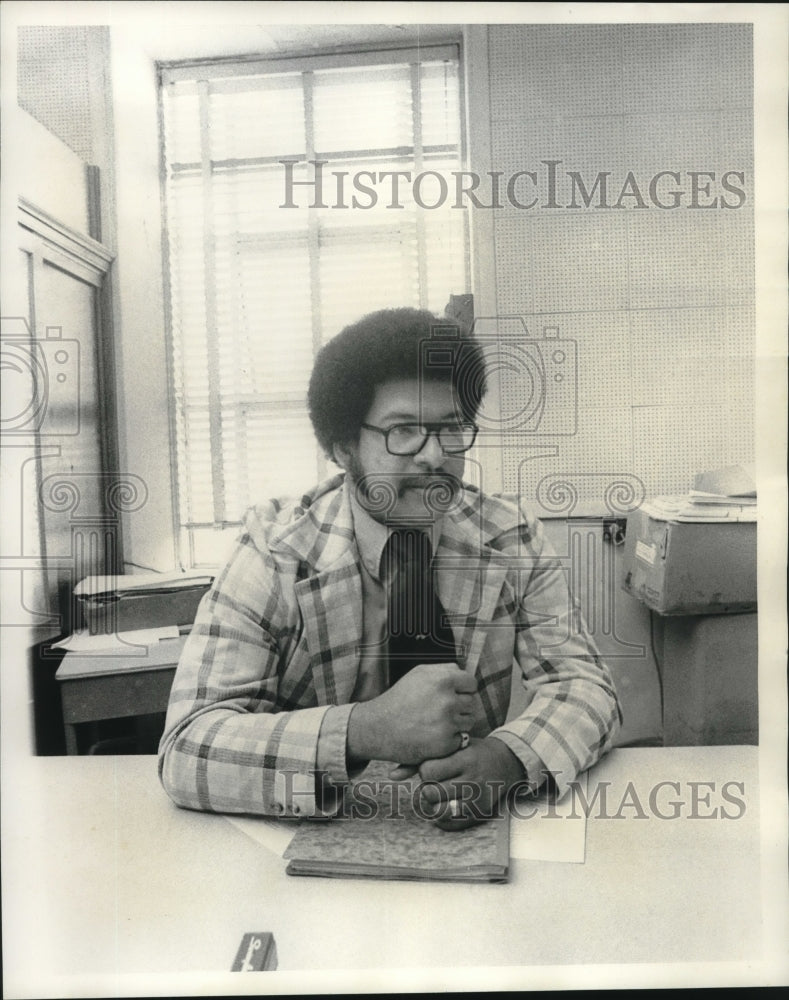 1974 Press Photo Al Gourrien, Public Schools Community Development Specialist- Historic Images