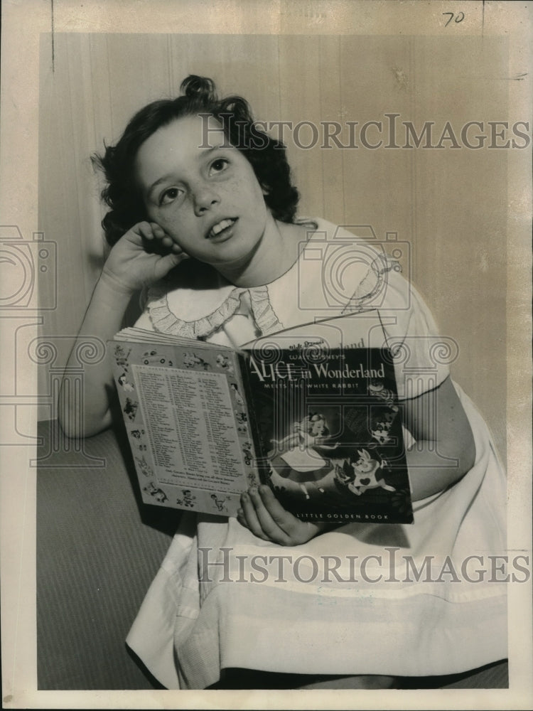 1953 Press Photo Shirley Gouner of the Protestant Orphan Home - nob26392