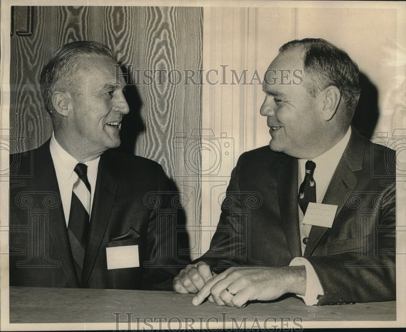 Load image into Gallery viewer, 1967 Press Photo Louisianan Mortgage Bankers Meeting at Roosevelt Hotel
