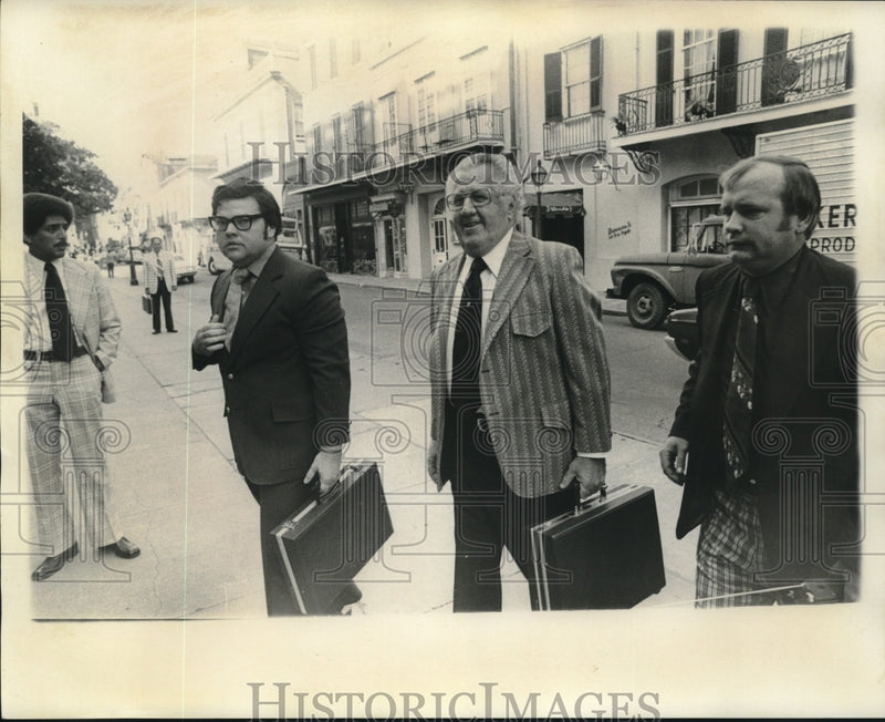 Load image into Gallery viewer, 1973 Press Photo Pershing Gervais on his way to the Federal Court House
