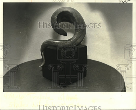 1979 Press Photo Art-'Treble Clef Relating to a Cube' by Giles Gilson- Historic Images