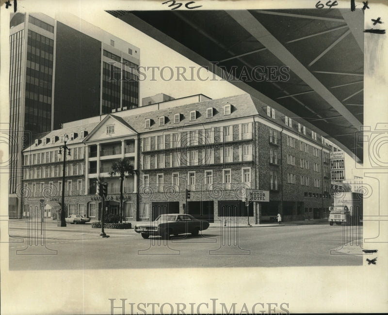 Load image into Gallery viewer, 1971 Press Photo Governor House hotel bought by Jefferson Parish investor
