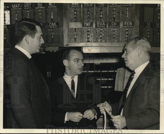 1964 Press Photo Representatives of Francis I DuPont & Co., New Orleans, LA