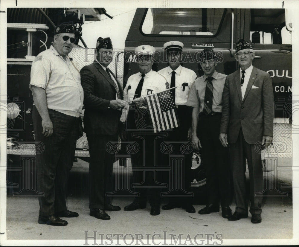 1971 Press Photo Veterans of Foreign Wars helped Gould Fire Company celebrate.