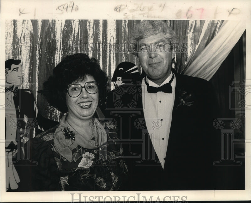 Load image into Gallery viewer, 1991 Press Photo Mr. &amp; Mrs. Gregg at Louisiana Restaurant Association Banquet
