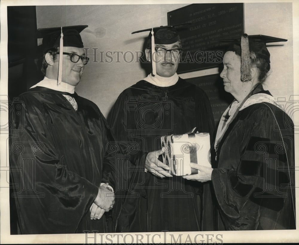 1973 Press Photo Tulane School of Public Health and Tropical Medicine Graduation