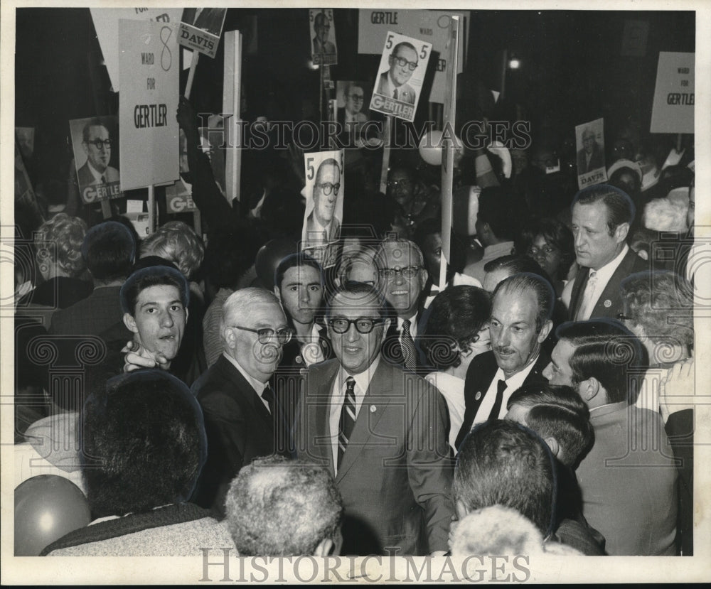 1969 Press Photo Mayor Candidate David Gertler at rally at Municipal Auditorium